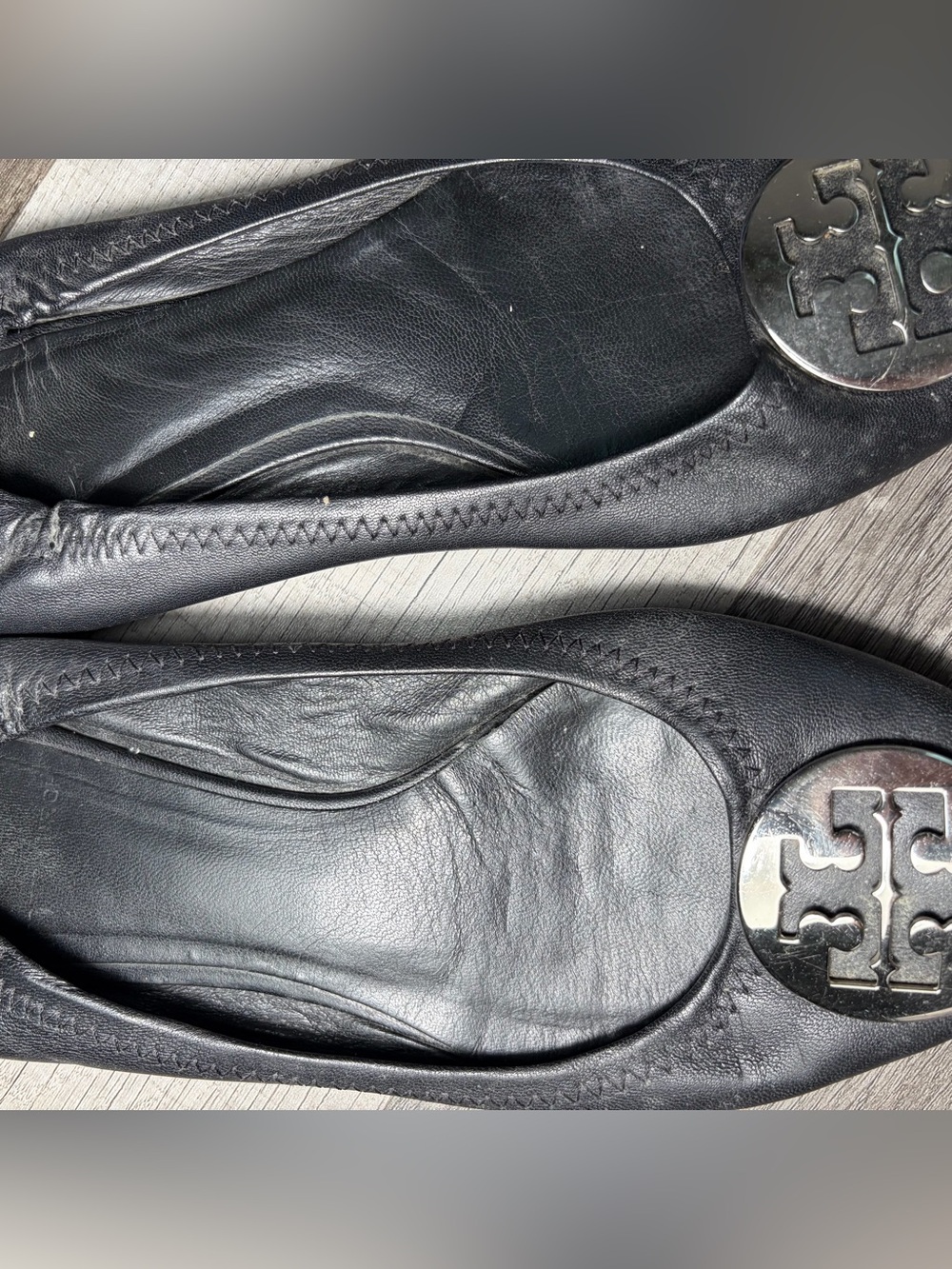 Tory Burch Black Leather Logo Ballet Flats - Picture 5 of 13